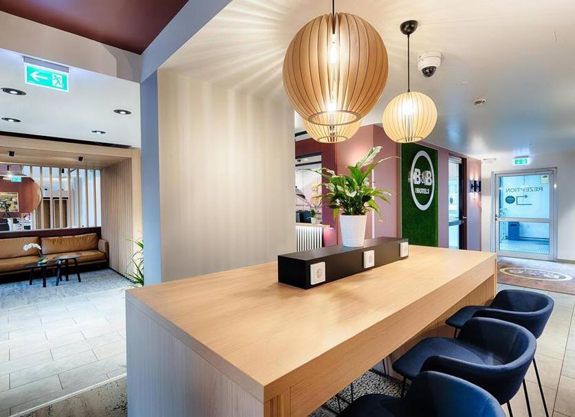 Front desk Photo