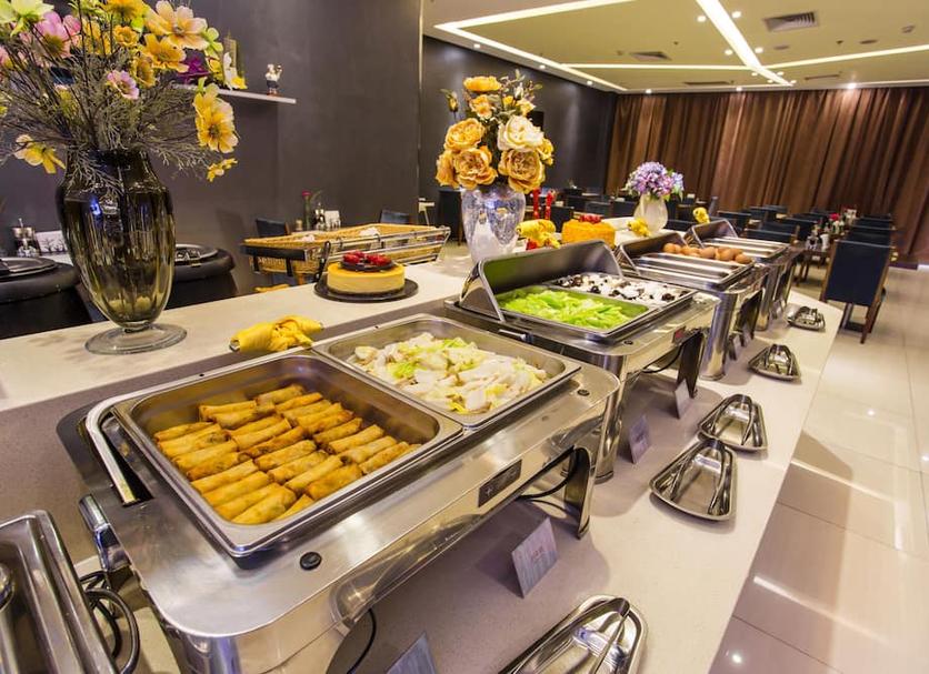 Buffet Photo
