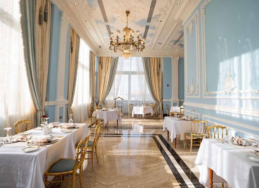 Restaurant Photo