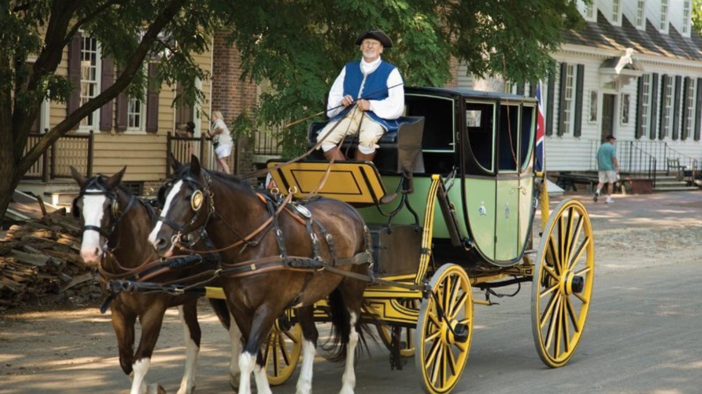 Patrick Henry Inn & Square