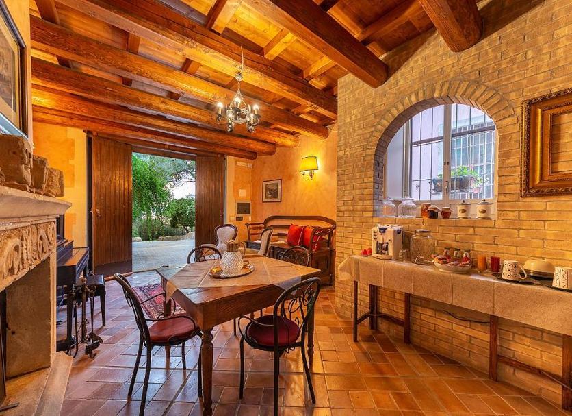Dining room Photo