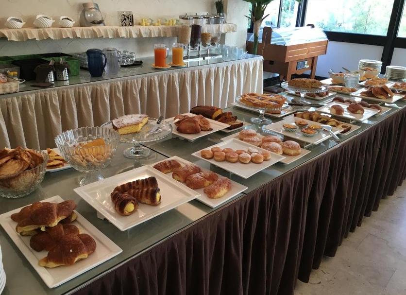 Buffet Photo