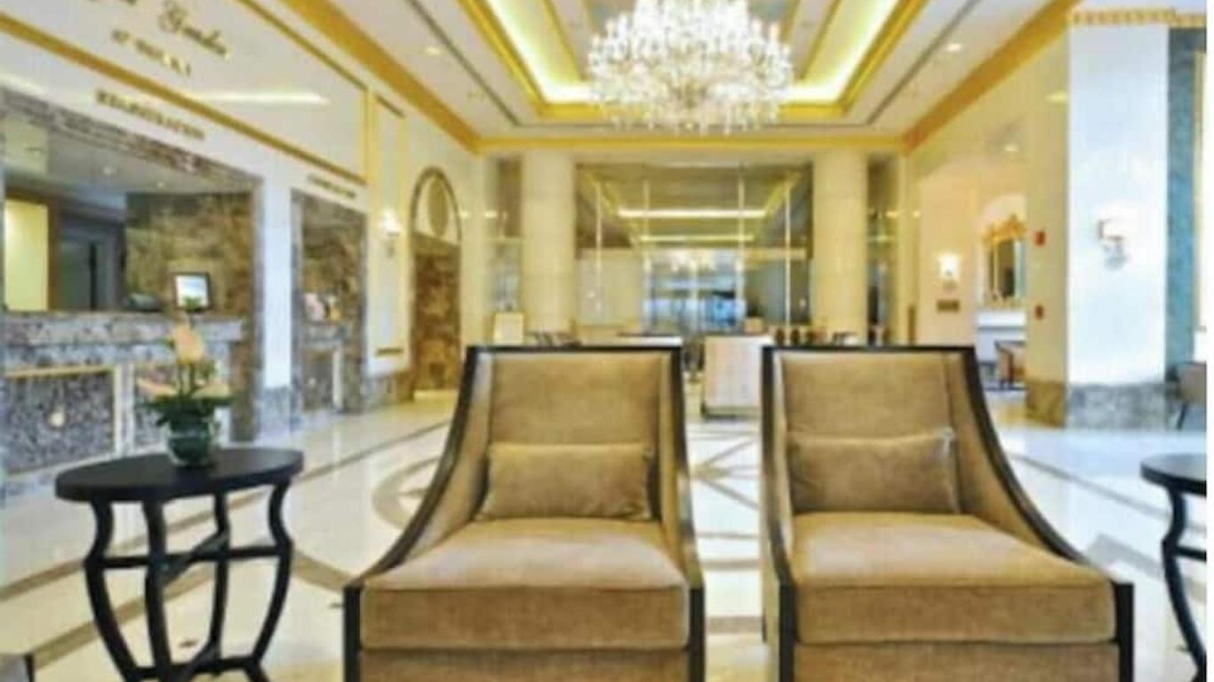 Vacation Rental Studios at Royal Garden Waikiki