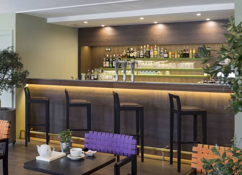 Bar Photo