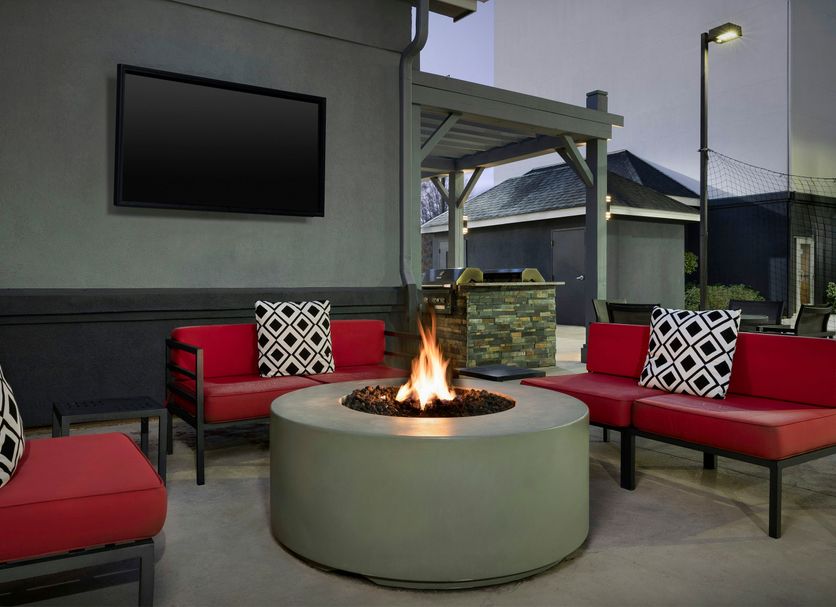 Homewood Suites by Hilton Birmingham-SW-Riverchase-Galleria in Hoover rooftop fire pit seating area
