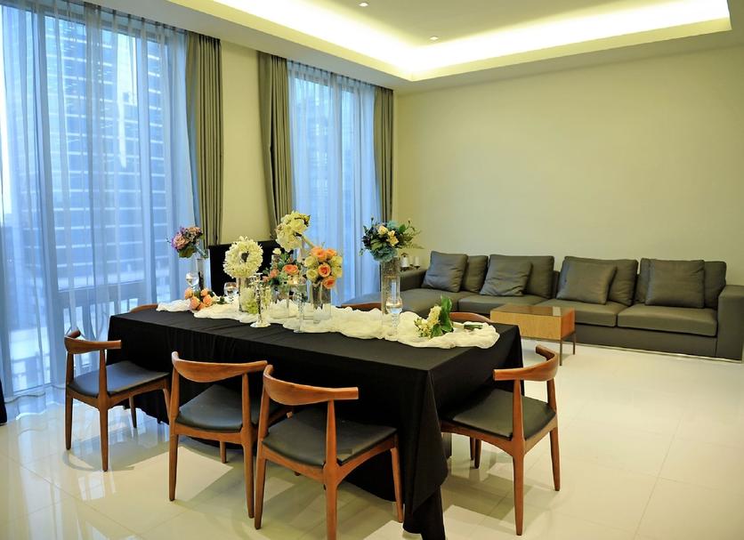 Dining room Photo