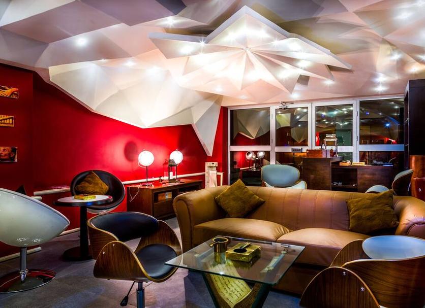 Lounge Photo