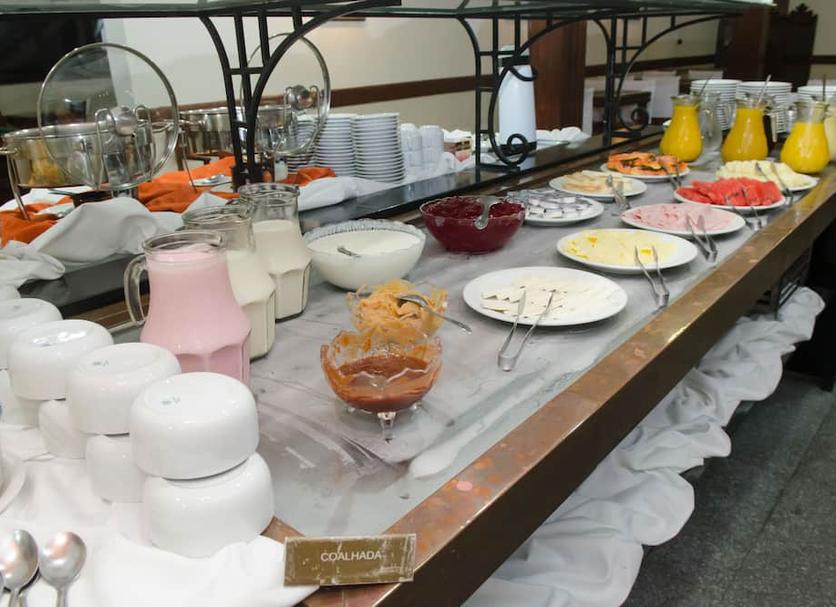 Buffet Photo