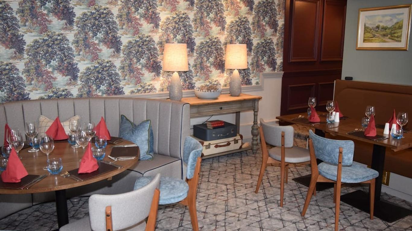 Elphinstone Hotel