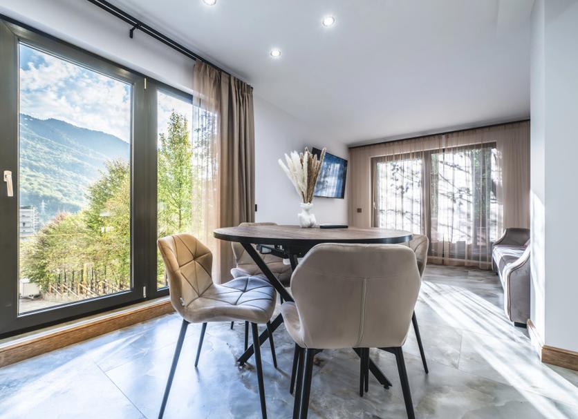 Dining room Photo