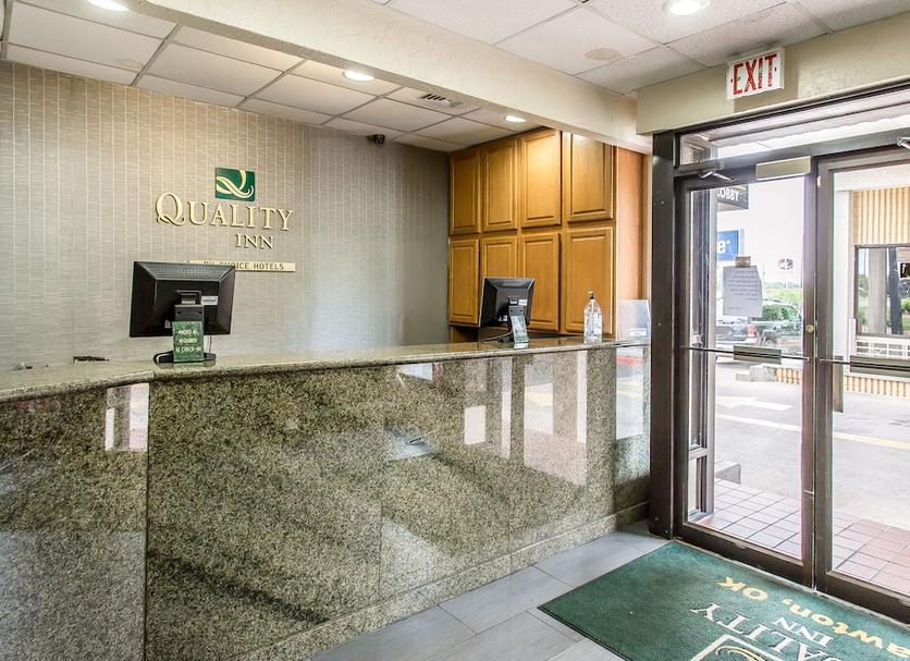 Front desk Photo
