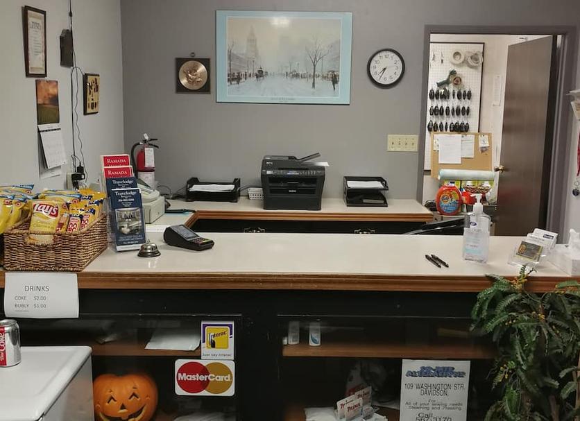 Front desk Photo
