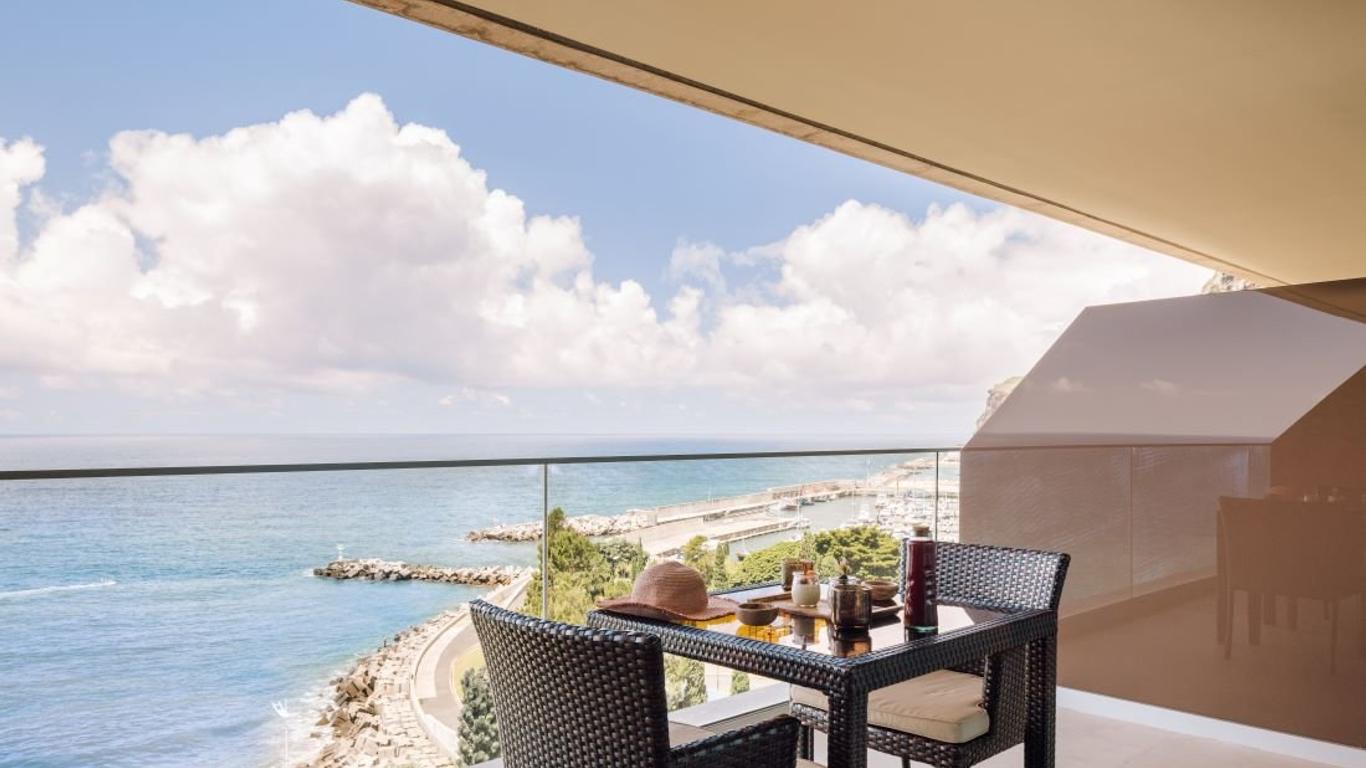 Saccharum Resort