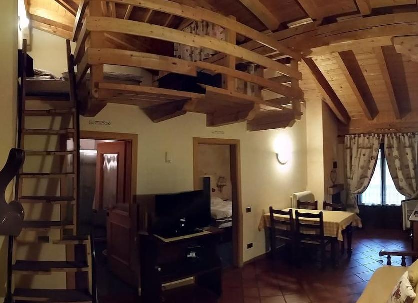 Dining room Photo