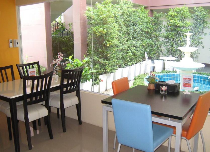 Dining room Photo