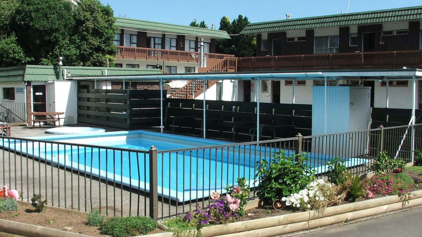 Flamingo Motel from $86. New Plymouth Hotel Deals & Reviews - KAYAK