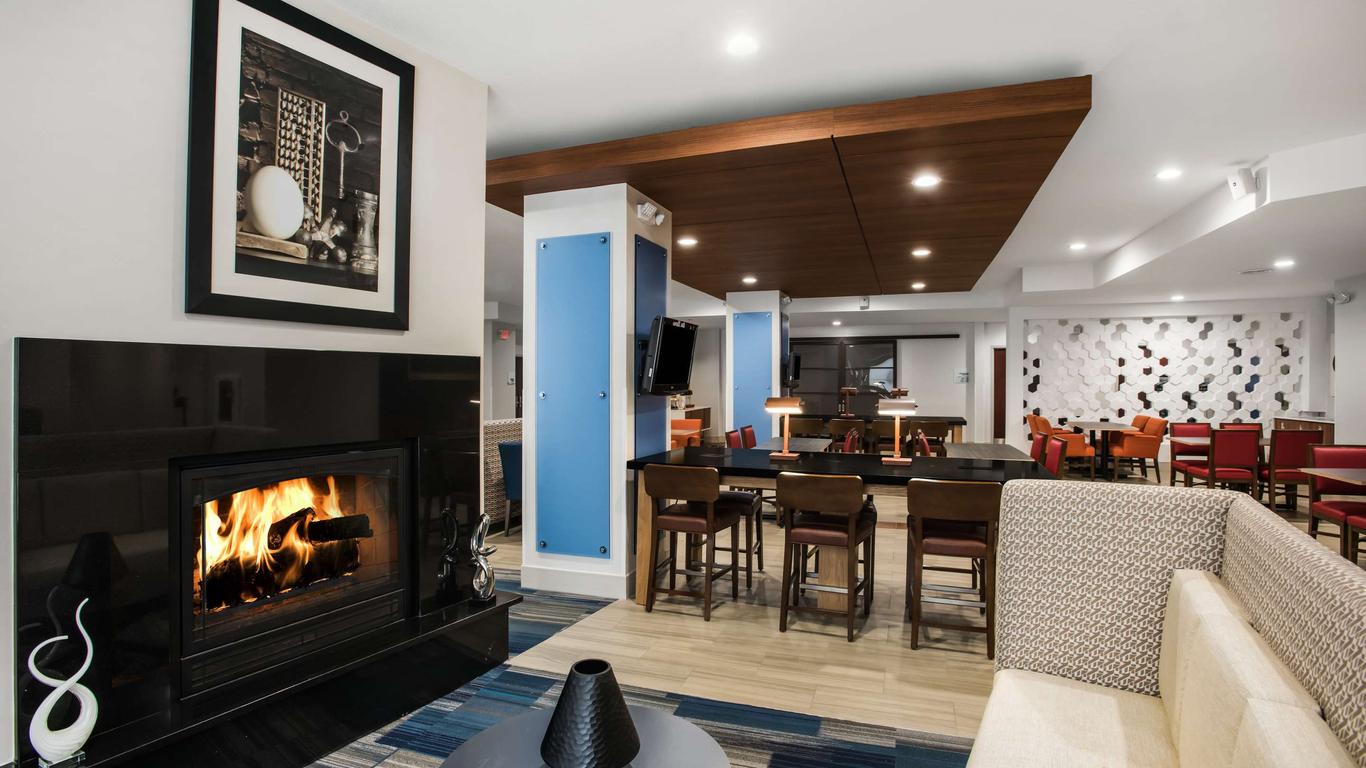 The Albany Hotel