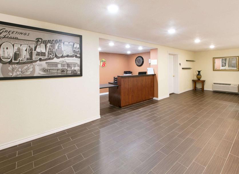 Front desk Photo