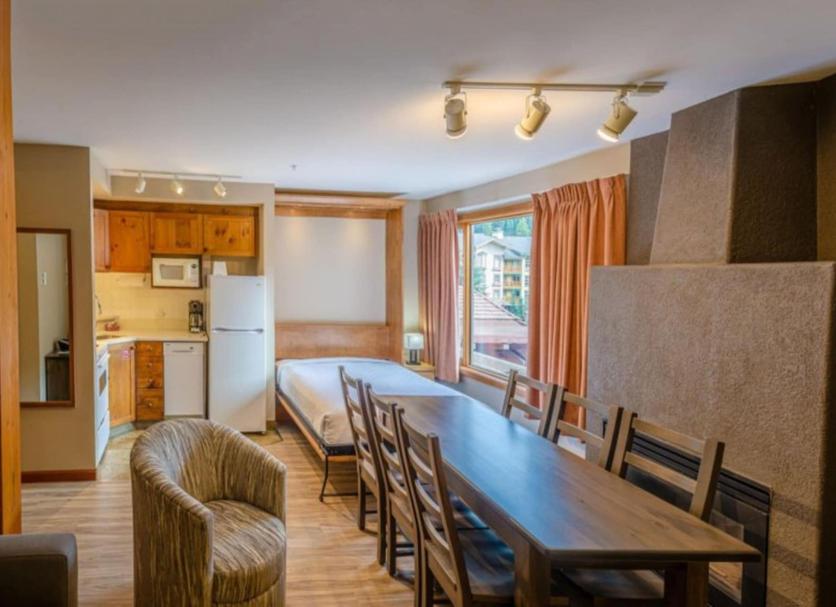 Dining room Photo