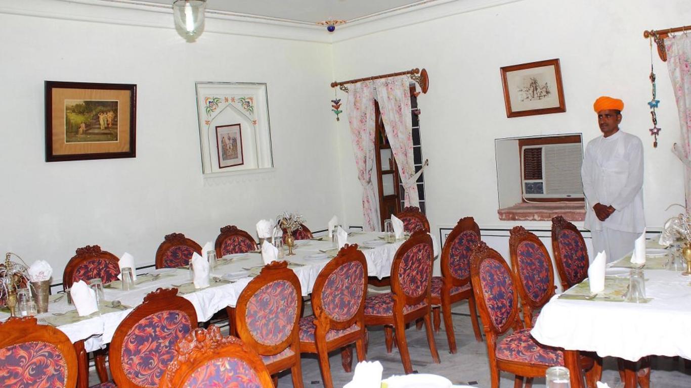 Hotel Pushkar Palace