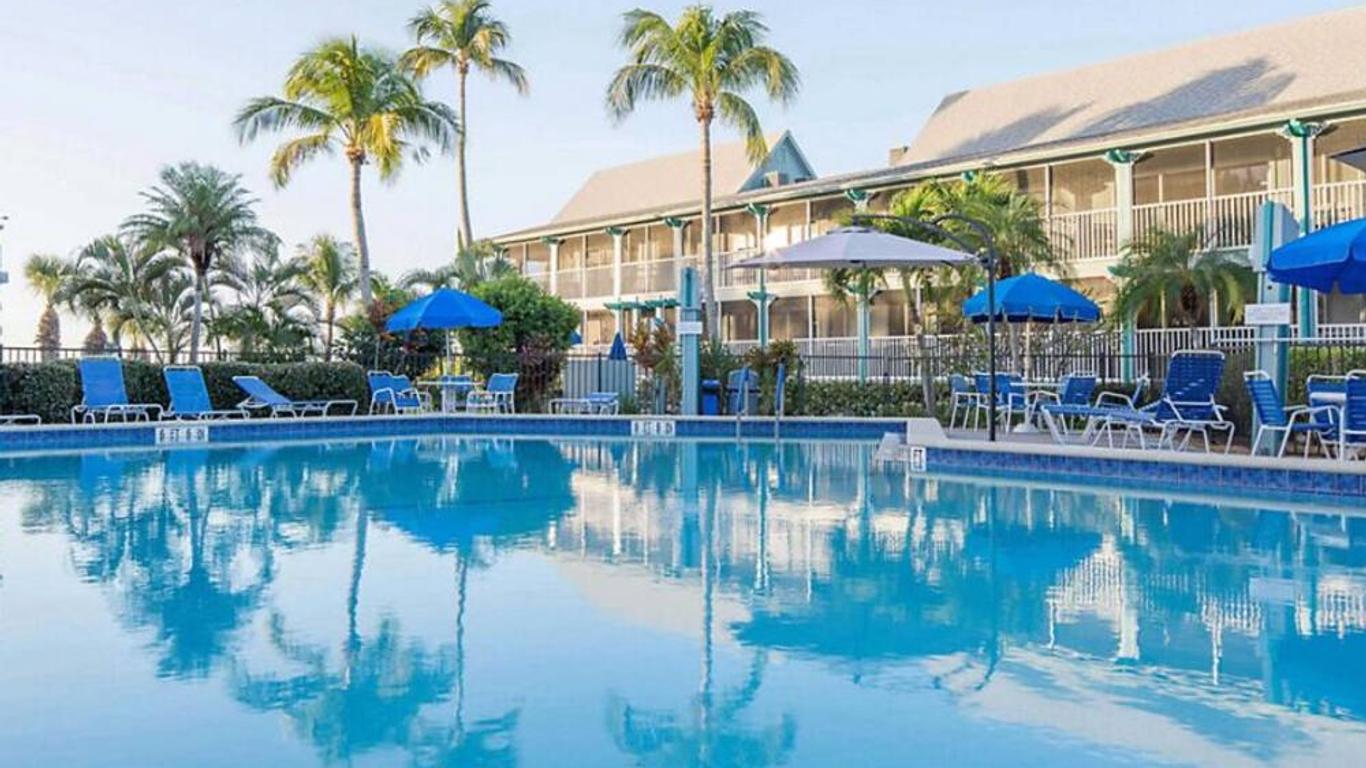 Surfrider Beach Club