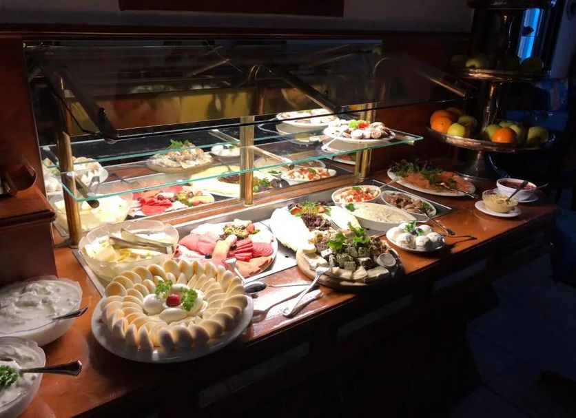 Buffet Photo