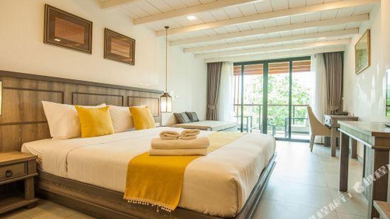 Riverside Floral Inn