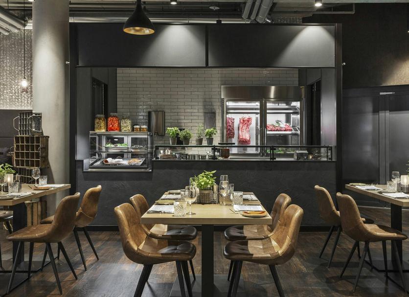 Restaurant Photo