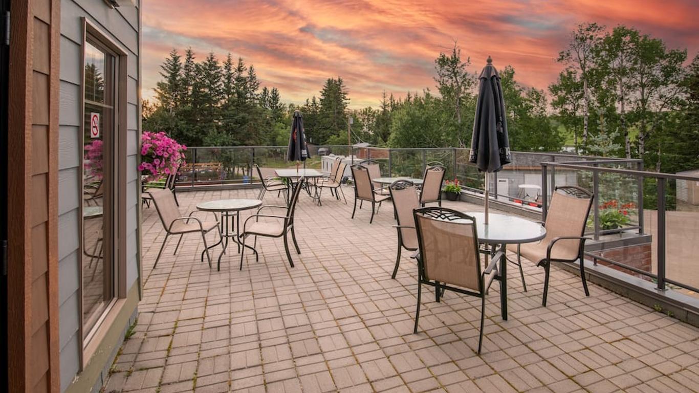 Elkwater Lake Lodge And Resort