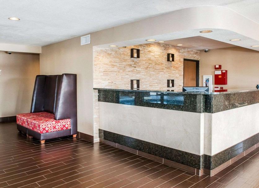 Front desk Photo