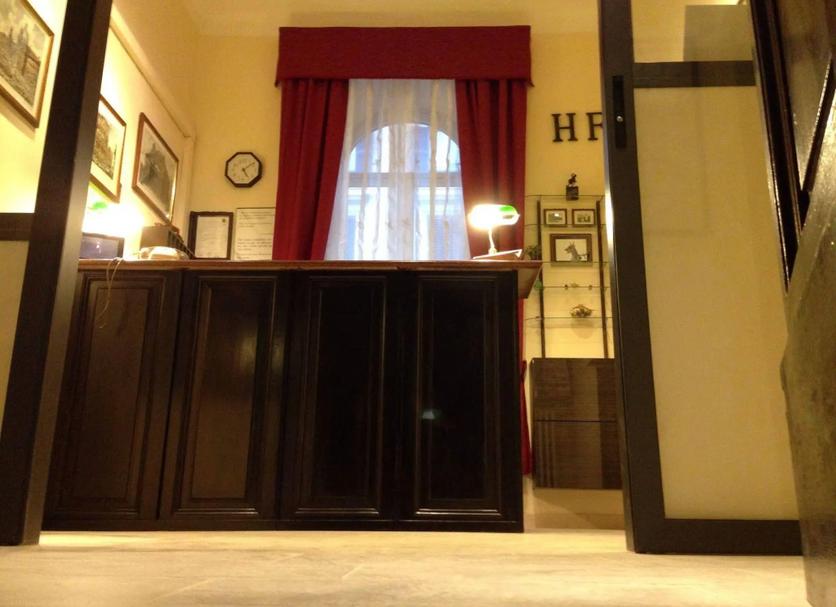 Front desk Photo