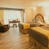 El Rodeo Estancia Boutique Hotel & Steakhouse in San Antonio: twin guest room with balcony and desk
