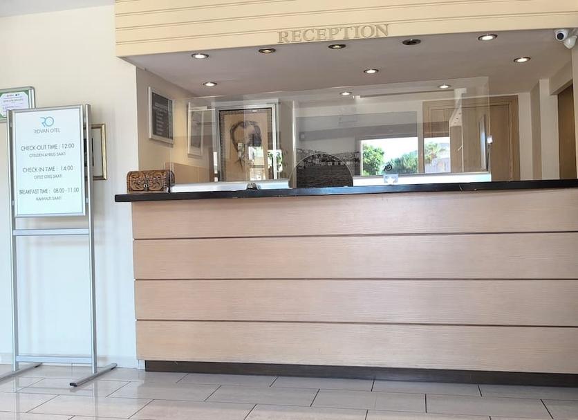 Front desk Photo