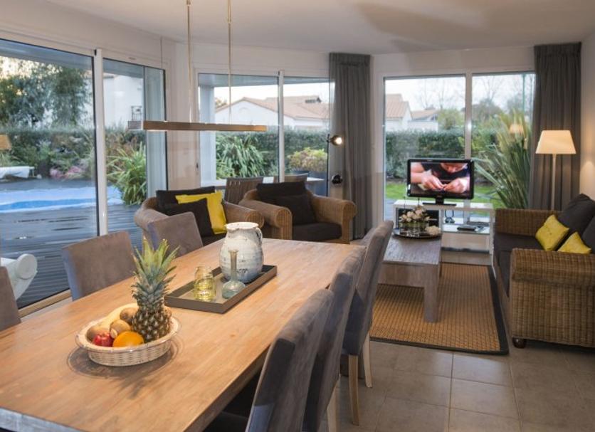 Dining room Photo