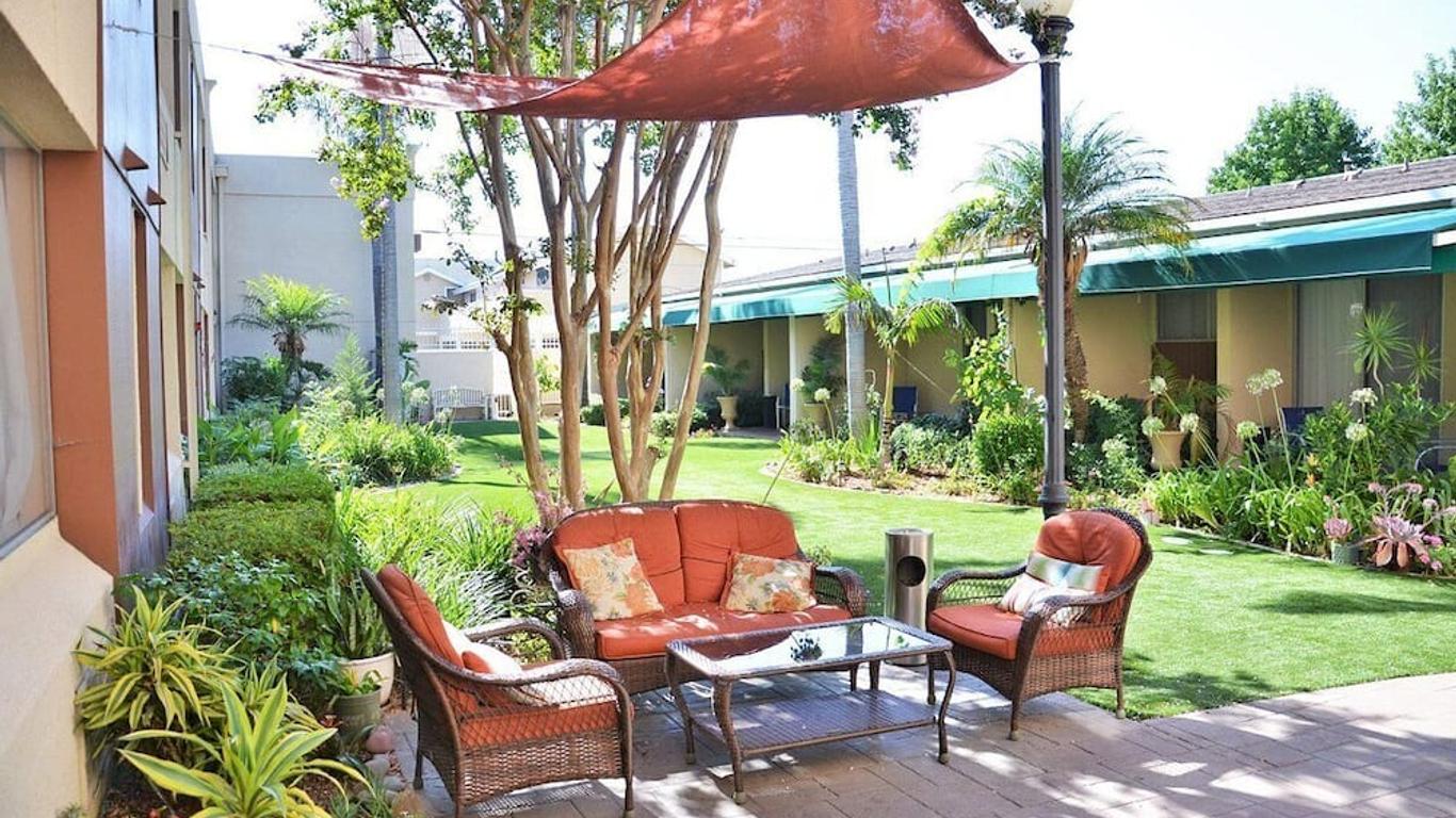 Hotel Pacific Garden