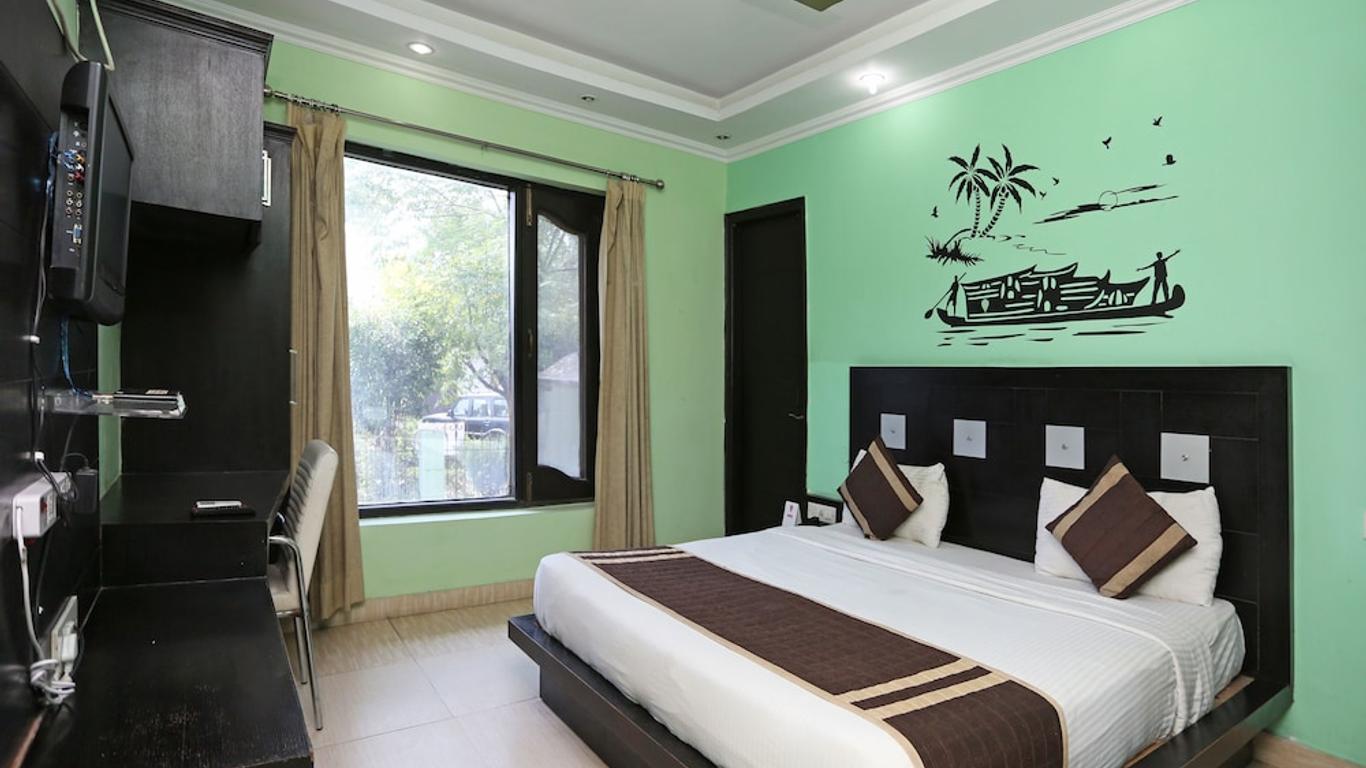 OYO 6895 Hotel Cybercity Rooms & Suites