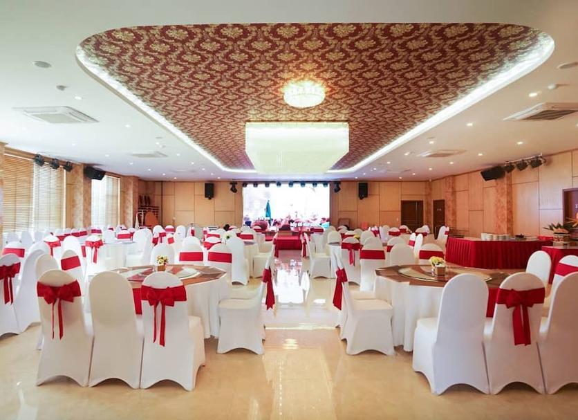 Banquet hall Photo