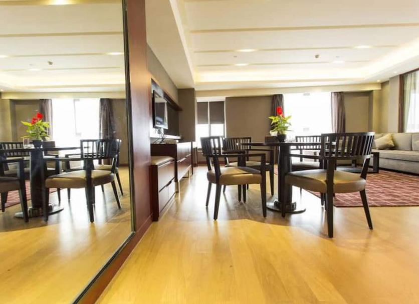 Dining room Photo