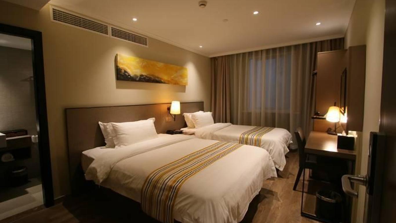 Home Inn Plus Shanghai Huaihai Road Sinan Road