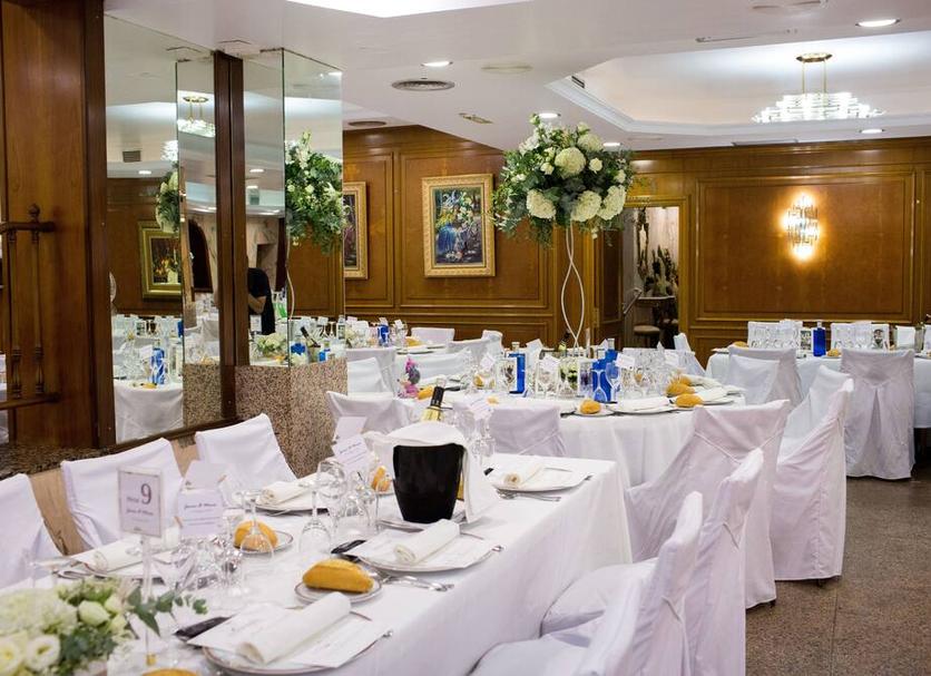Banquet hall Photo
