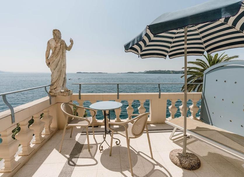 Balcony Photo