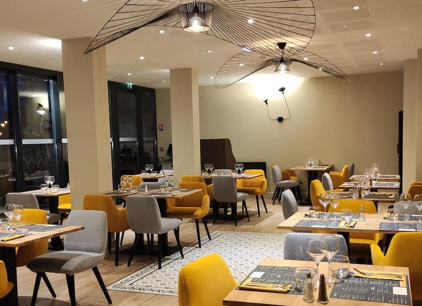 Restaurant Photo