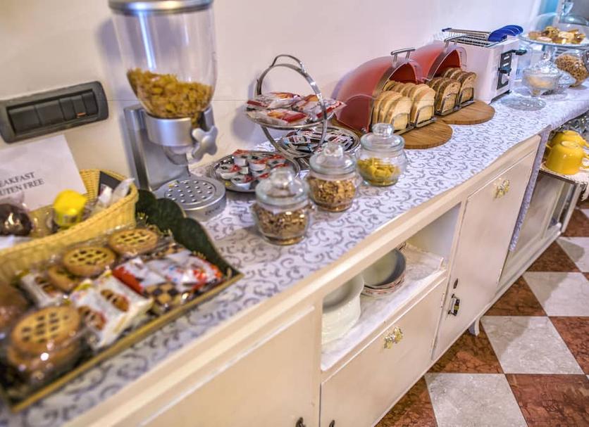 Buffet Photo