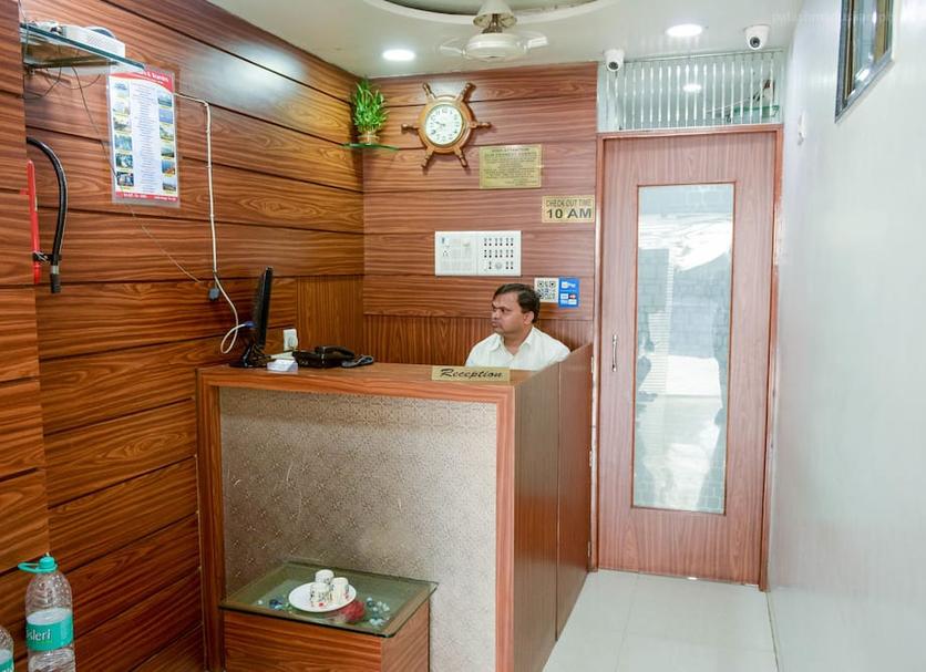 Front desk Photo