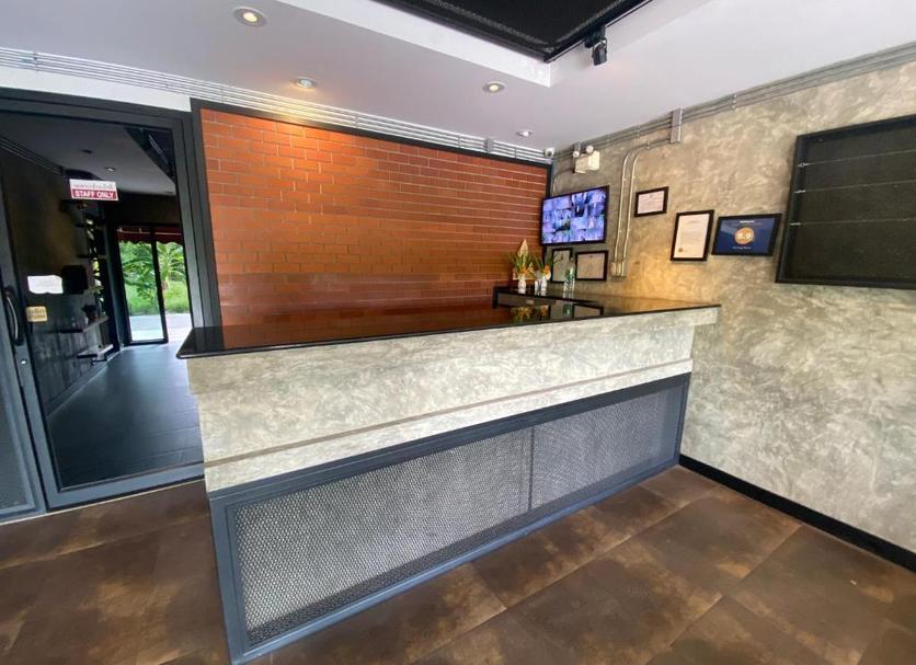 Front desk Photo