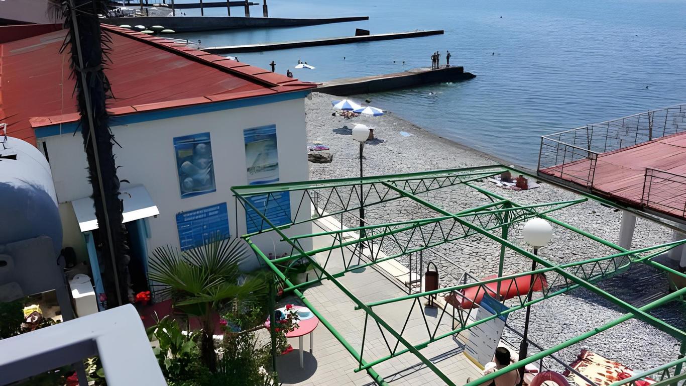 Green Club Hotel