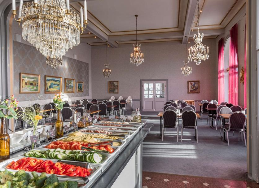 Buffet Photo