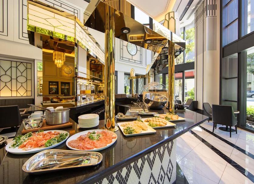Buffet Photo