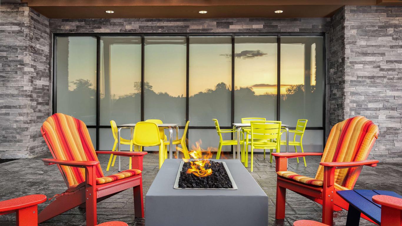 Home2 Suites by Hilton Boston Franklin