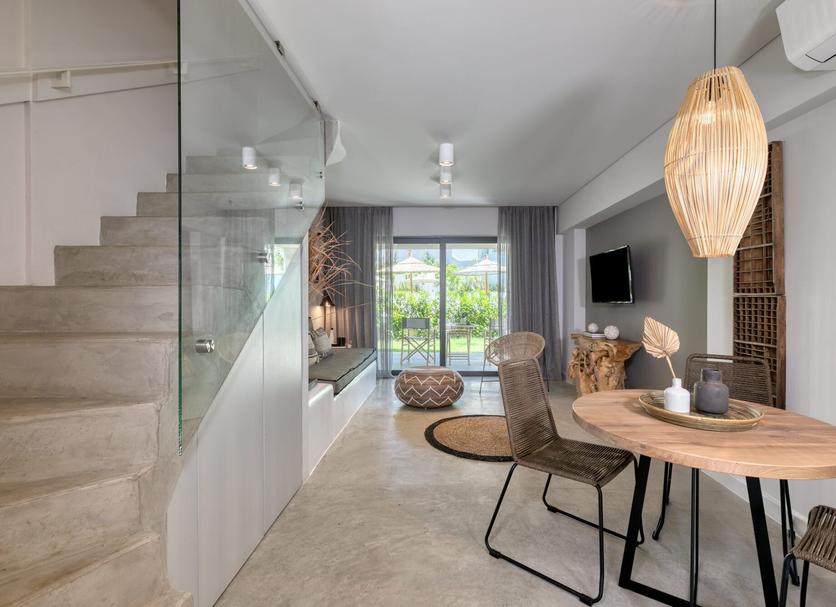 Dining room Photo